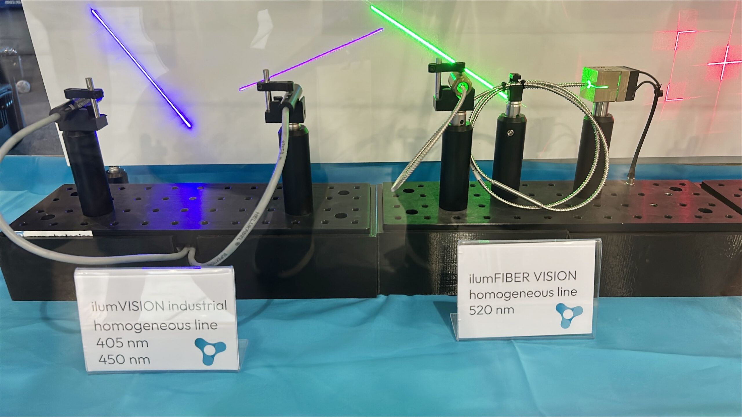 Zeigt 81 von 368 Medienelementen an Mehr laden HOCHLADEN 1 / 1 – imm_photonics_pic_spiewest_4.jpg ANHANG-DETAILS imm photonics pic spiewest